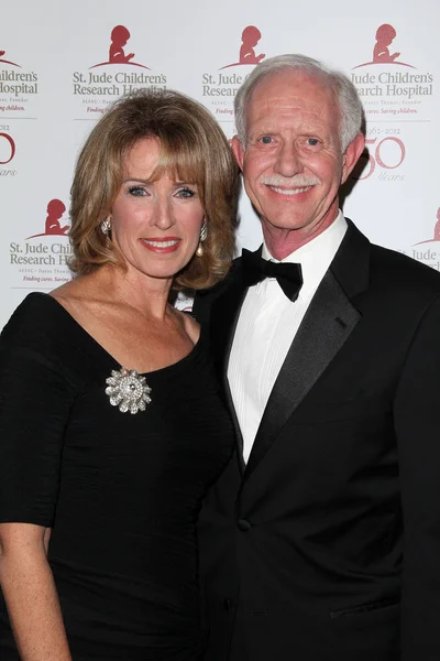 Chesley Sullenberger and wife at the St. Jude Children's Research Hospital 50th Anniversary Gala, Beverly Hilton, Beverly Hills, CA 01-07-12 — Stock Photo, Image