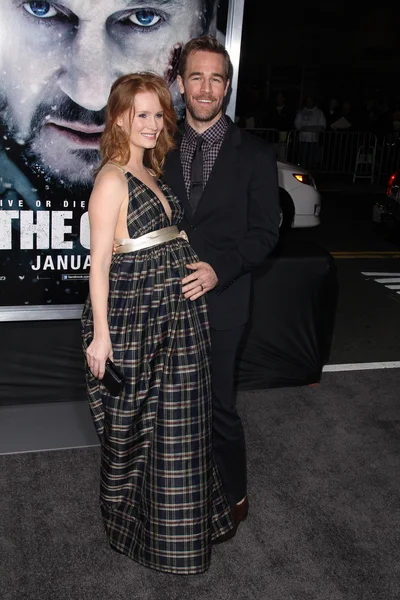 Kimberly Brook, James Van Der Beek at The Grey Los Angeles Premiere, Regal Cinemas, Los Angeles, CA 01-11-12 — Stock Photo, Image