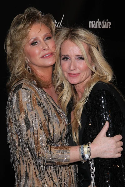 Kathy hilton, kim richards στο η weinstein company 2012 χρυσή σφαίρα μετά από το κόμμα, Μπέβερλι hiltron ξενοδοχείο, Μπέβερλι Χιλς, ca 15-01-12 — Φωτογραφία Αρχείου