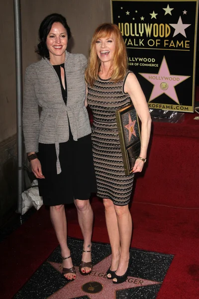 Jorja Fox e Marg Helgenberger na cerimônia Marg Helgenberger Hollywood Walk of Fame Star, Hollywood, CA 01-23-12 — Fotografia de Stock