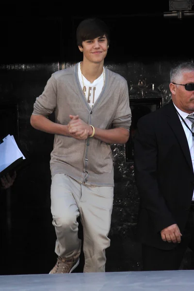 Justin Bieber at Michael Jackson Immortalized at Grauman's Chinese Theatre, Hollywood, CA 01-26-12 — Stock Photo, Image