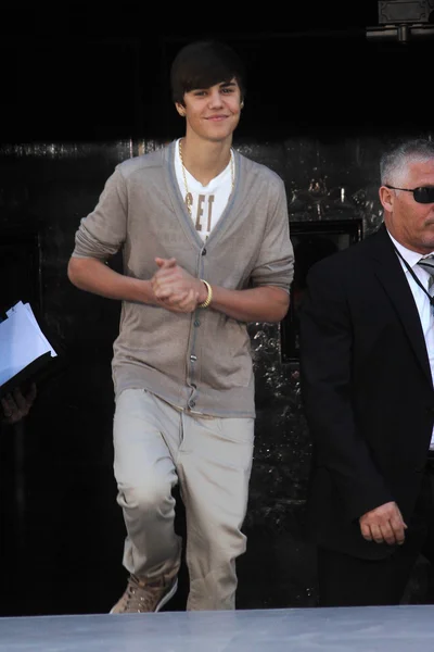 Justin Bieber em Michael Jackson Imortalizado no Grauman 's Chinese Theatre, Hollywood, CA 01-26-12 — Fotografia de Stock