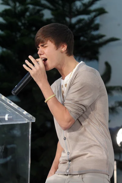 Justin Bieber à Michael Jackson Immortalisé au Grauman's Chinese Theatre, Hollywood, CA 26-01-12 — Photo