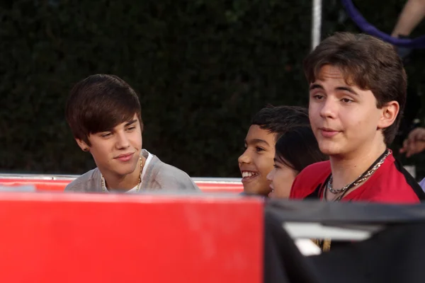 Justin Bieber, Prince Jackson at Michael Jackson Immortalized at Grauman's Chinese Theatre, Hollywood, CA 01-26-12 — Stock Photo, Image