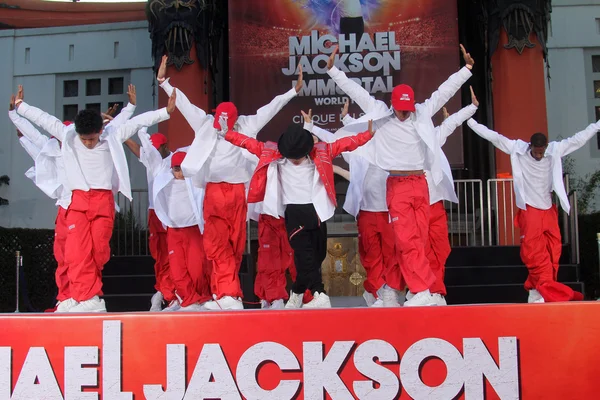 Atmósfera en Michael Jackson inmortalizada en Grauman 's Chinese Theatre, Hollywood, CA 01-26-12 — Foto de Stock