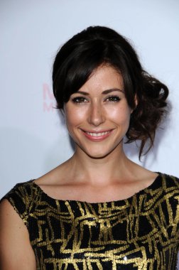 Amanda Crew