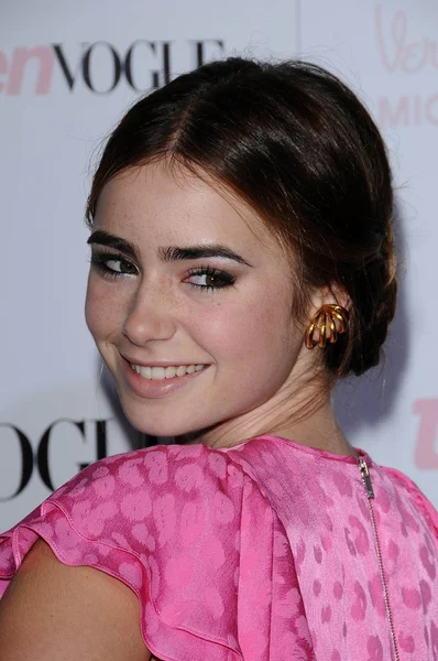 Lily Collins au 8th Annual Teen Vogue Young Hollywood Party, Paramount Studios, Hollywood, CA. 10-01-10 — Photo