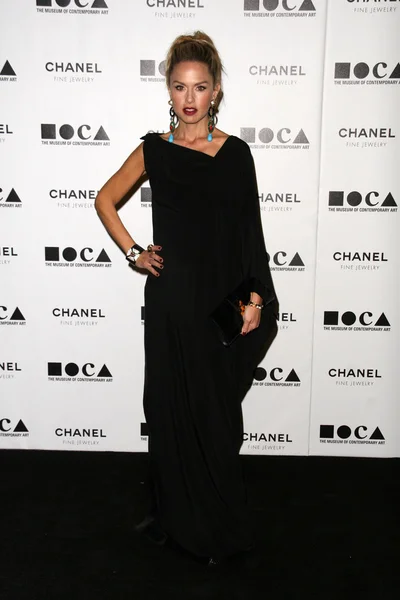 Mila Kunis Moca Yıllık Gala "Sanatçılar Müzesi Happening," Moca Grand Avenue, Los Angeles, Ca. 11-13-10 — Stok fotoğraf