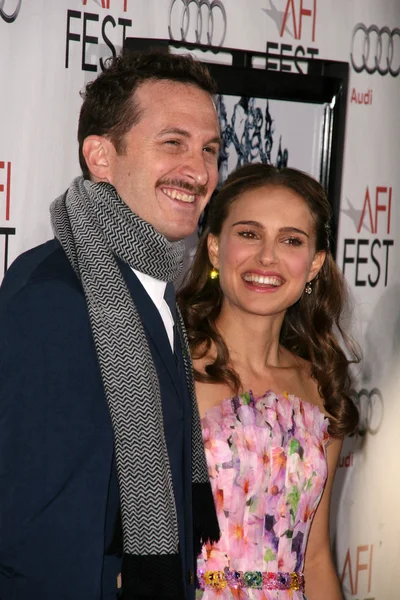 Darren Aronofsky, Natalie Portman at the AFI Fest 2010 Closing Night Gala Screening of "Black Swan," Chinese Theater, Hollywood, CA. 11-11-10 — Stock Photo, Image