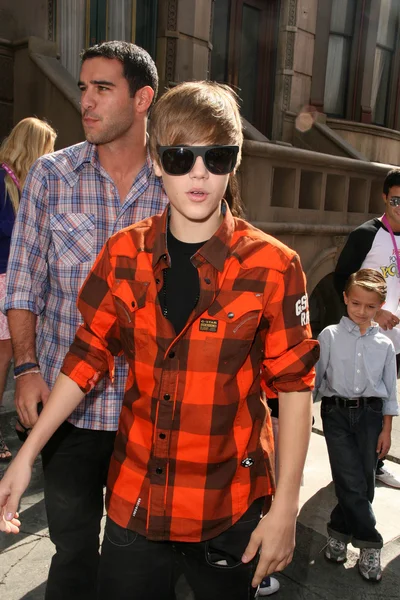 Justin bieber çeşitli'nın 4 yıllık gücü gençlik olay, paramount stüdyoları, hollywood, ca. 10-24-10 — Stok fotoğraf