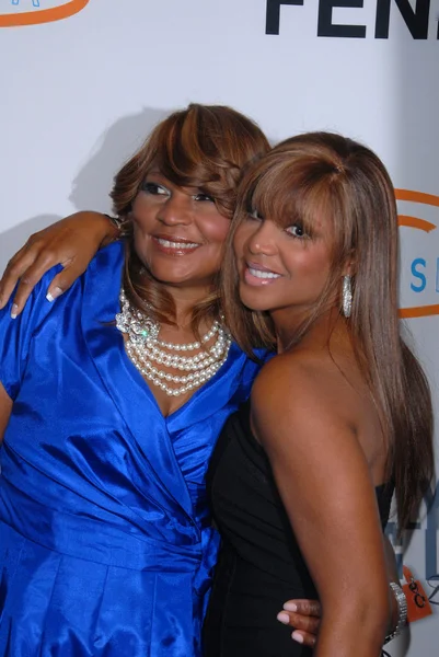 Toni Braxton e mamma — Foto Stock