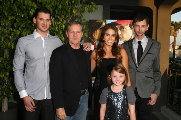 Vlad Yudin, William Sadler, Nikki Reed, Dj Qualls, Quinn Mccolgan — Foto de Stock