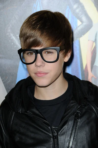 Justin Bieber la "Megamind" Los Angeles Premiere, Chinese Theater, Hollywood, CA. 10-30-10 — Fotografie, imagine de stoc