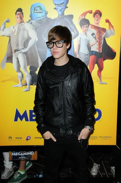 Justin Bieber en el "Megamind" Los Angeles Premiere, Chinese Theater, Hollywood, CA. 10-30-10 — Foto de Stock