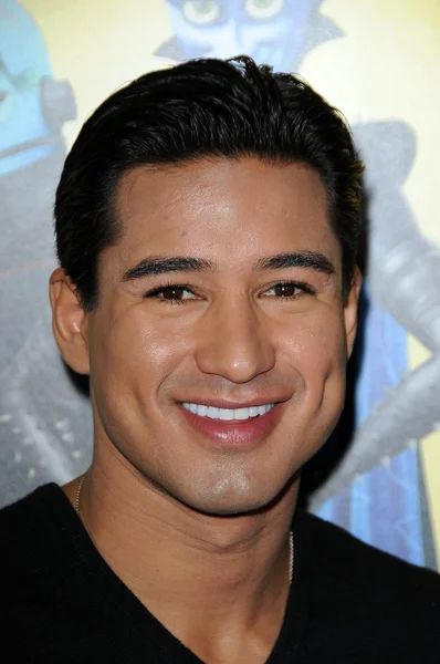 Mario lopez bei der "megamind" los angeles premiere, chinesisches theater, hollywood, ca. 10-30-10 — Stockfoto