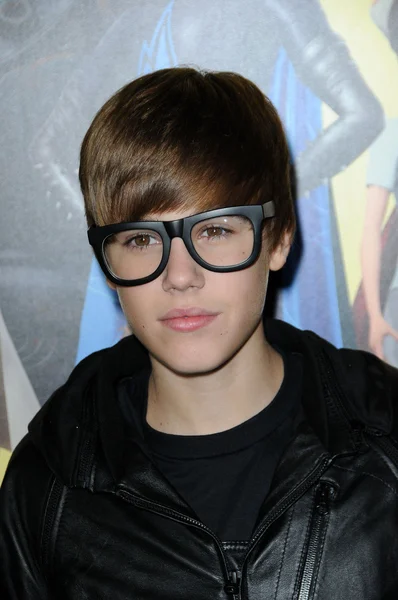 Justin Bieber en el "Megamind" Los Angeles Premiere, Chinese Theater, Hollywood, CA. 10-30-10 — Foto de Stock