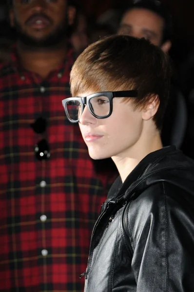 Justin Bieber en el "Megamind" Los Angeles Premiere, Chinese Theater, Hollywood, CA. 10-30-10 —  Fotos de Stock