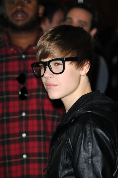 Justin Bieber en el "Megamind" Los Angeles Premiere, Chinese Theater, Hollywood, CA. 10-30-10 — Foto de Stock