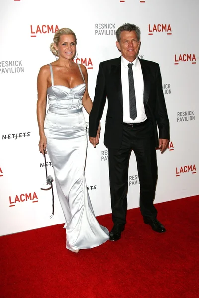 David Foster y Yolanda Hadid en LACMA presentan "The Unmasking", LACMA Los Angeles, CA. 09-25-10 — Foto de Stock
