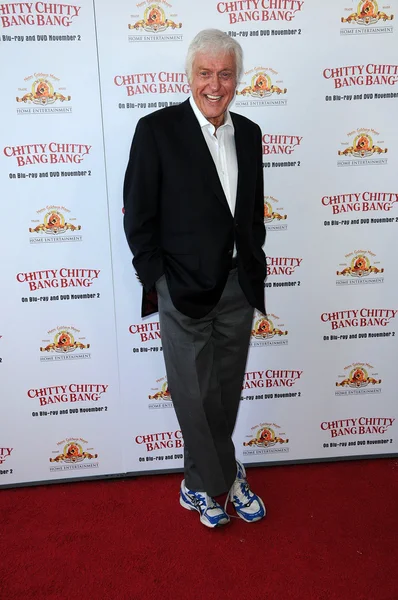 Van Dyke\r\nat o "Chitty Chitty Bang Bang" Los Angeles especial de triagem e Blu-Ray lançamento Party, Pacific teatros, Los Angeles, CA. 10-30-10 — Fotografia de Stock