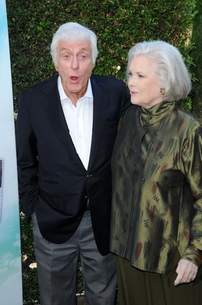 Van Dyke and Sally Ann Howes\r\nat the "Chitty Chitty Bang Bang" Los Angeles Special Screening and Blu-Ray Release Party, Pacific Theaters, Los Angeles, CA. 10-30-10 — Stock Photo, Image