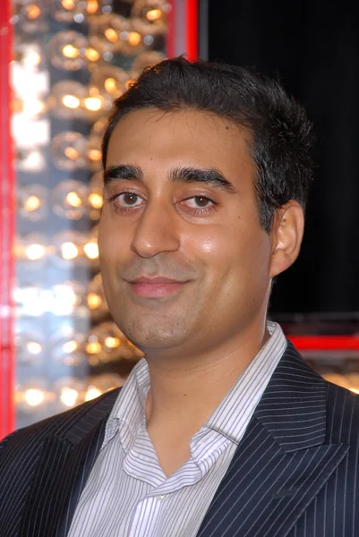 Sebastian singhat "burlesque" los angeles premiere, kinesiska theater, hollywood, ca. 11-15-10 — Stockfoto