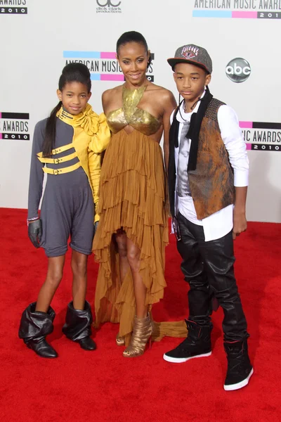 Willow Smith, Jada Pinkett Smith, Jaden Smith — Stock Photo, Image