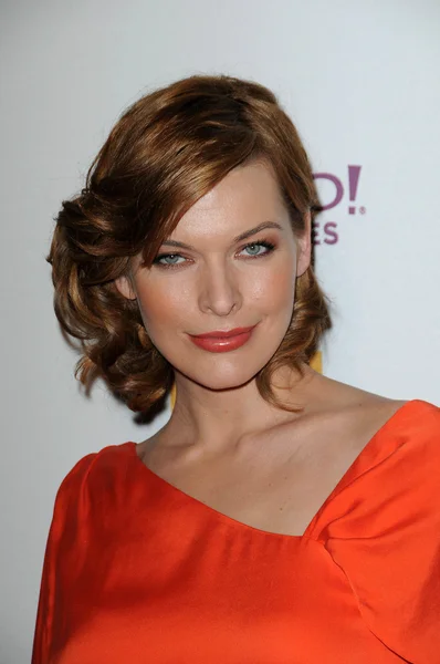 Milla Jovovich al quattordicesimo Gala annuale degli Hollywood Awards, Beverly Hilton Hotel, Beverly Hills, CA. 10-25-10 — Foto Stock