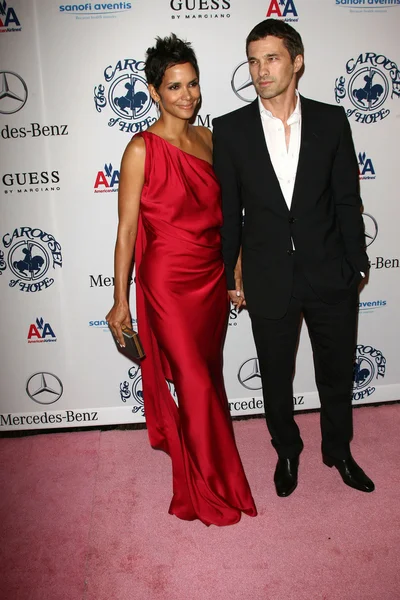 Halle Berry e Olivier Martinez — Fotografia de Stock