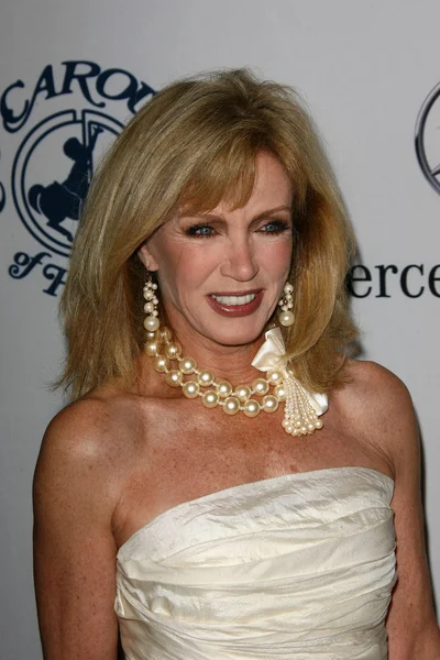 Donna Mills — Stockfoto