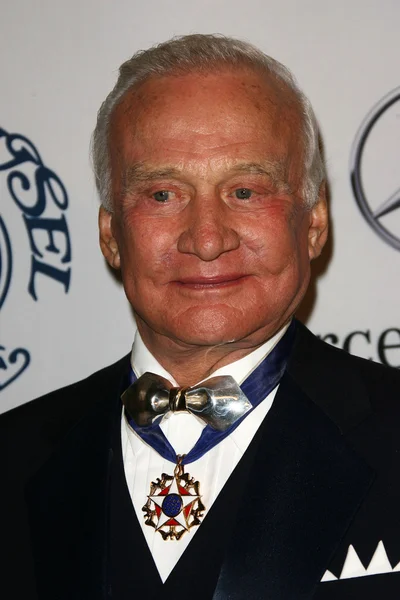 Buzz Aldrin en el 32º aniversario Carrusel Of Hope Ball, Beverly Hilton Hotel, Beverly Hills, CA. 10-23-10 — Foto de Stock