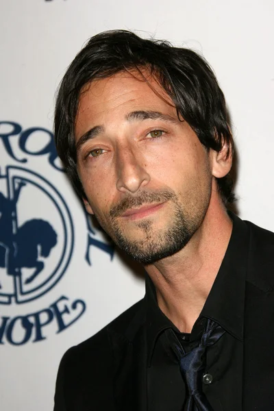 Adrien Brody au 32e anniversaire Carrousel Of Hope Ball, Beverly Hilton Hotel, Beverly Hills, CA. 10-23-10 — Photo