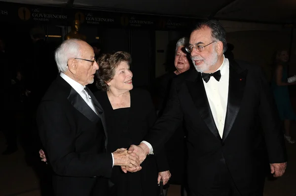 Eli Wallach e Anne Jackson con Francis Ford Coppola al 2nd Annual Academy Governors Awards, Kodak Theater, Hollywood, CA. 11-14-10 — Foto Stock