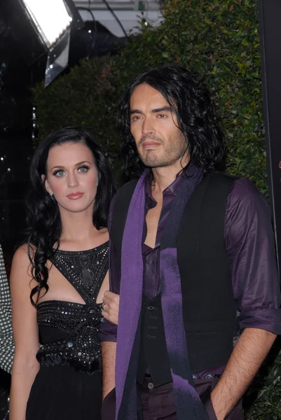 Katy perry a russell brand na postupné kámen americké hudební ceny vip after party, rolling stone restaurace & lounge, hollywood, ca. 11-21-10 — Stock fotografie