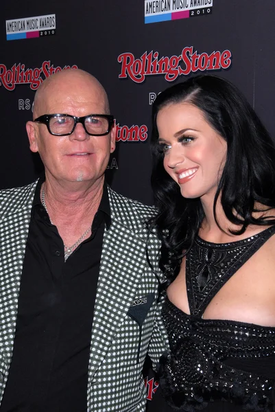 Katy Perry e seu pai no Rolling Stone American Music Awards VIP After-Party, Rolling Stone Restaurant & Lounge, Hollywood, CA. 11-21-10 — Fotografia de Stock