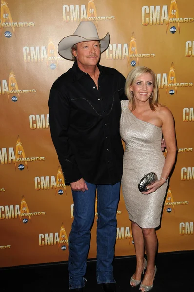 Alan Jackson and Denise Jackson at the 44th Annual CMA Awards, Bridgestone Arena, Nashville, TN. 11-10-10 — Stock Photo, Image