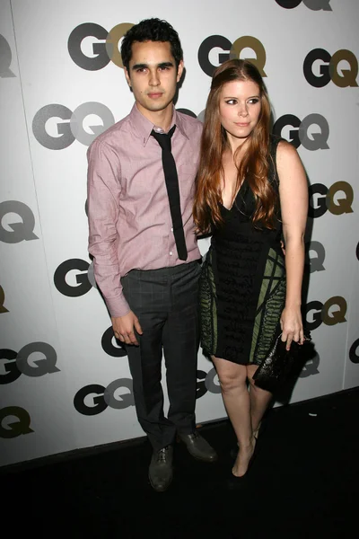 Max Minghella y Kate Mara en el GQ 2010 "Hombres del Año" Fiesta, Chateau Marmont, West Hollywood, CA. 11-17-10 —  Fotos de Stock