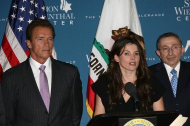 Arnold schwarzenegger, julia ormond, haham marvin hier