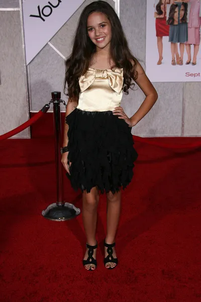 Madison Pettis na "ty znovu" Los Angeles Premiere, El Capitan Theater, Hollywood, CA. 09-22-10 — Stock fotografie