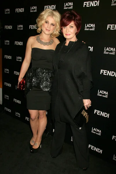 Kelly osbourne, sharon osbourne w butiku fendi otwarcie, fendi, los angeles, ca. 10-07-10 — Zdjęcie stockowe