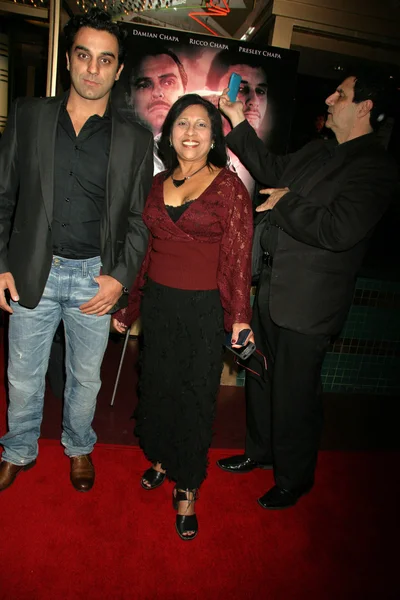 Pasha Bocarie, Precious Hilton en el estreno de "Brando Unauthorized" Los Angeles, Majestic Crest Theater, Westwood, CA. 11-09-10 — Foto de Stock