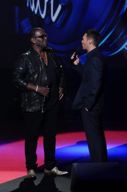 Randy Jackson ve Ryan Seacrest at 