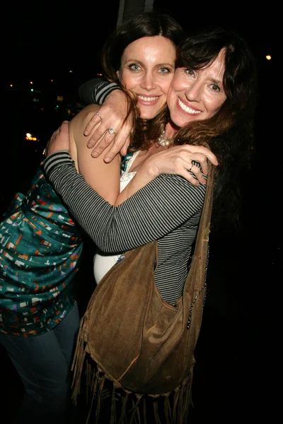 Madla Hruza, Silvia Suvadova en el estreno de "Brando Unauthorized" Los Angeles, Majestic Crest Theater, Westwood, CA. 11-09-10 — Foto de Stock