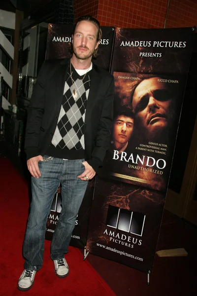 Myc Agnew op de "Brando ongeautoriseerde" Los Angeles Premiere, Majestic Crest Theater, Westwood, ca. 11-09-10 — Stockfoto