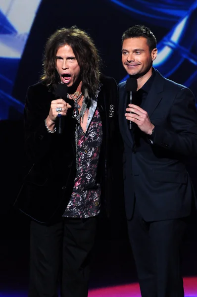 Steven Tyler og Ryan Seacrest – stockfoto