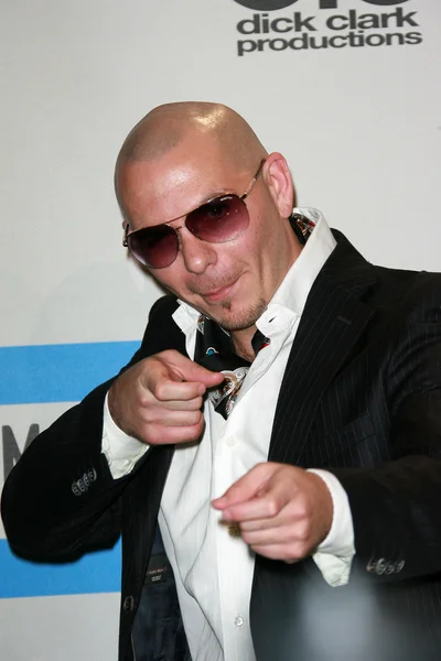 Pitbull på 2010 american music awards Pressrum, nokia theater, los angeles, ca. 11-21-10 — Stockfoto