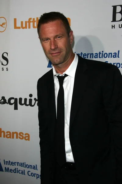 Aaron ekhart op de esquire huis la première evenement met internationale medische korps, esquire huis, beverly hills, ca. 10-15-10 — Stockfoto