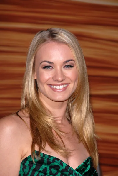 Yvonne Strahovski — Zdjęcie stockowe