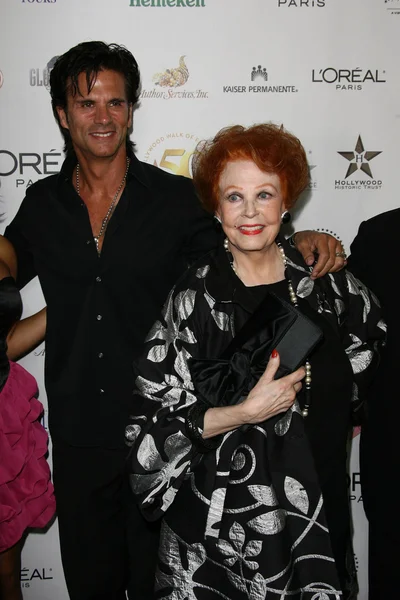 Lorenzo Lamas and Arlene Dah at thr Hollywood Walk of Fame's 50th Birthday Bash, Kodak Theater Grand Ballroom, Hollywood, CA. 11-03-10 — Stockfoto