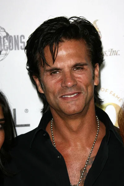 Lorenzo Lamas al Thr Hollywood Walk of Fame's 50th Birthday Bash, Kodak Theater Grand Ballroom, Hollywood, CA. 11-03-10 — Foto Stock